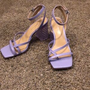 Lavender Antonio Melani heels. Worn only twice, size 9.